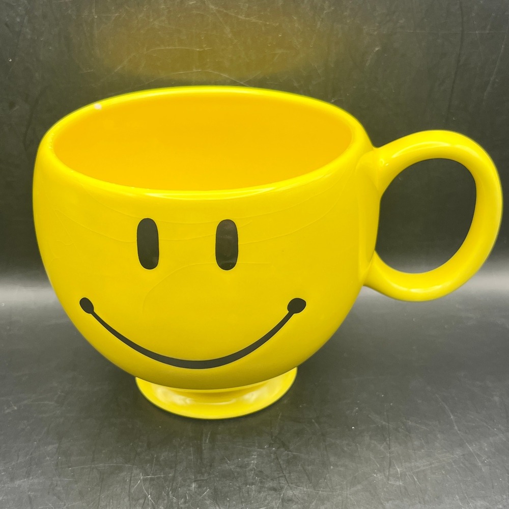 Teleflora Gift Yellow Smiley Face‎ Oversized Ceramic Soup Mug Pedestal 16 oz
